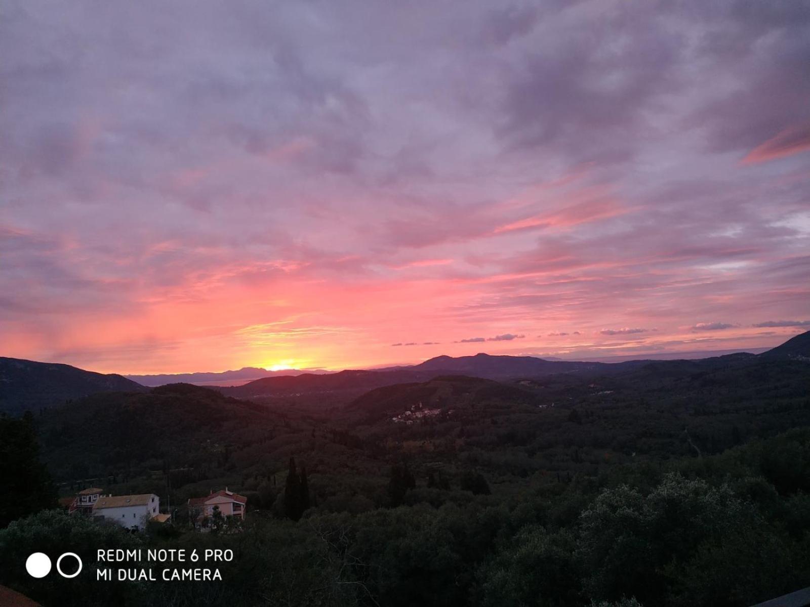 Billy'S Breathtaking View Cozy Cottage Kato Pavliana Exteriér fotografie
